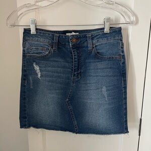 Sky and sparrow women’s size 1 blue jeans cut off mini skirt.